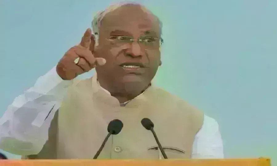 नीतीश कुमार पर भड़के मल्लिकार्जुन खरगे, कहा - मौकापरस्ती और लालच की राजनीति कर रहे हैं