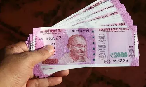 2000 रुपये के नोट बदलने और जमा करने की सुविधा सोमवार को बंद रहेगी