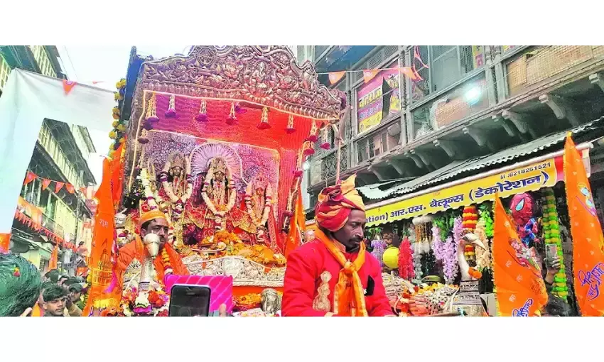 रजत रथ पर सवार होकर रामभक्तों के साथ निकले मर्यादा पुरूषोत्तम श्रीराम