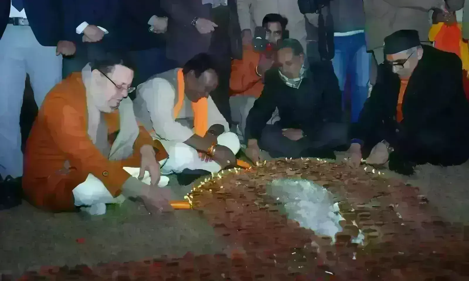 मुख्यमंत्री धामी की मौजूदगी में मना दीपोत्सव, 1.5 लाख से अधिक दीप हुए प्रज्वलित