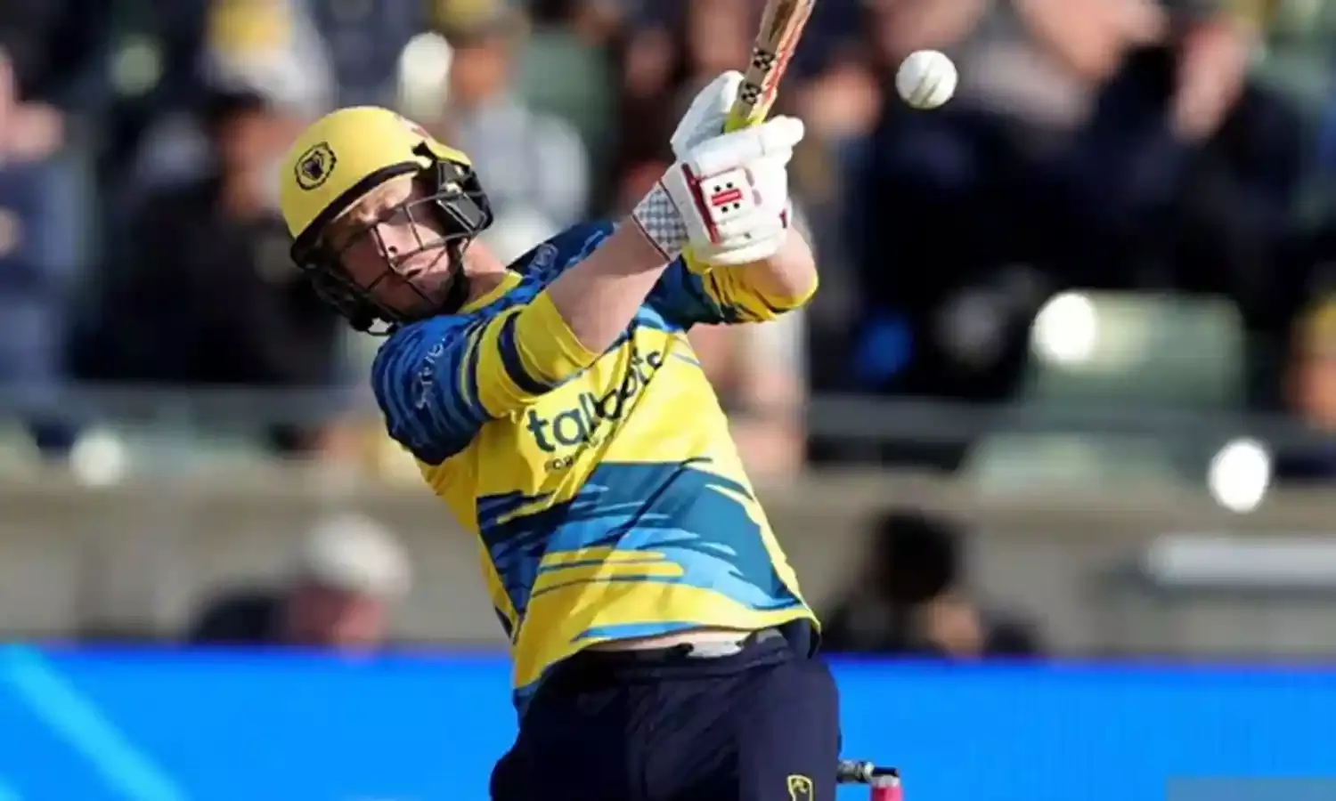 वार्विकशायर के कप्तान बने एलेक्स डेविस