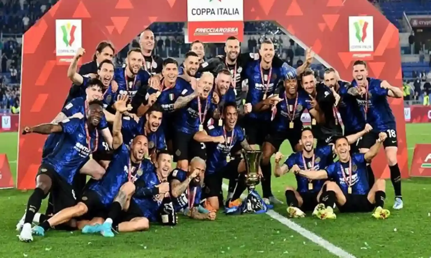 इंटर मिलान ने लगातार तीसरी बार जीता सुपरकोप्पा का खिताब इंटर मिलान ने लगातार तीसरी बार जीता सुपरकोप्पा का खिताब