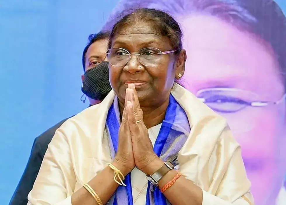 राष्ट्रपति मुर्मू और प्रधानमंत्री मोदी ने स्वाधीनता संग्राम आंदोलन के महानायक नेताजी सुभाषचंद्र बोस को किया नमन