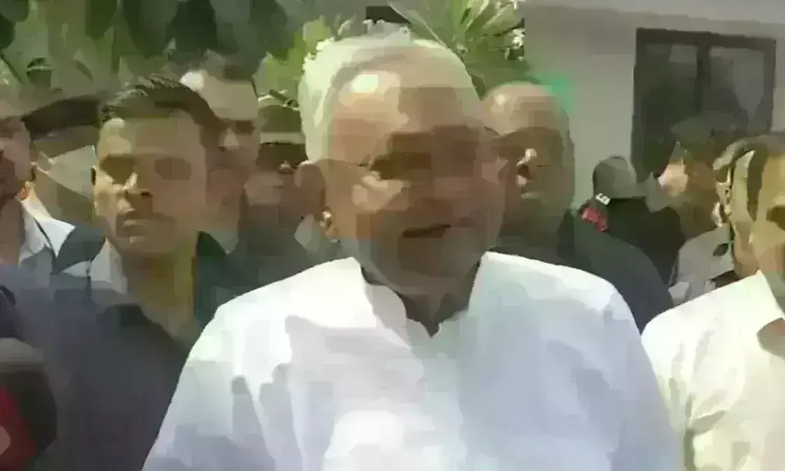 बिहार में तेज हुई राजनीतिक हलचल, राज्यपाल से मिले मुख्यमंत्री नीतीश