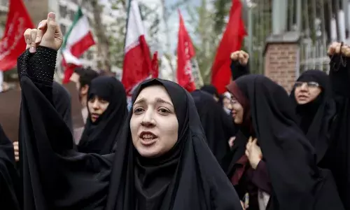 ईरान में हिजाब विरोधी प्रदर्शनों में महसा अमीन की मौत के बाद गिरफ्तार एक और व्यक्ति को फांसी