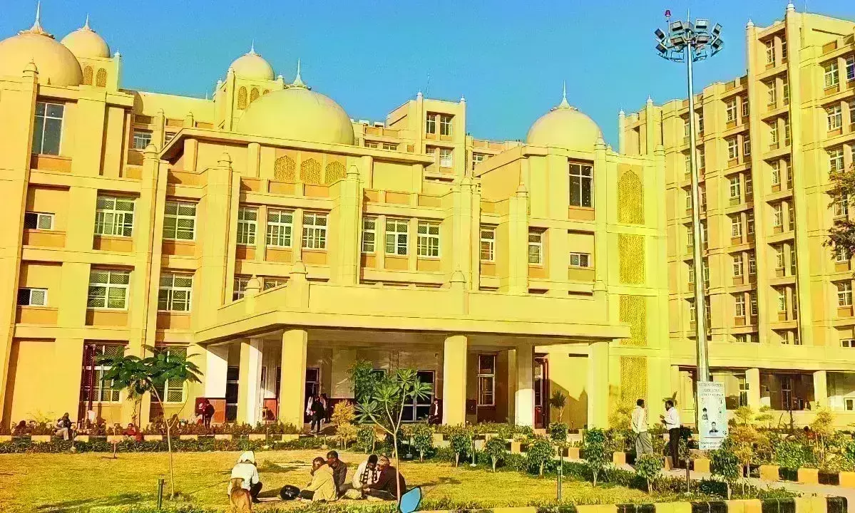 जयारोग्य अस्पताल में सोर्स के अभाव में लाखों की मशीन खा रही धूल