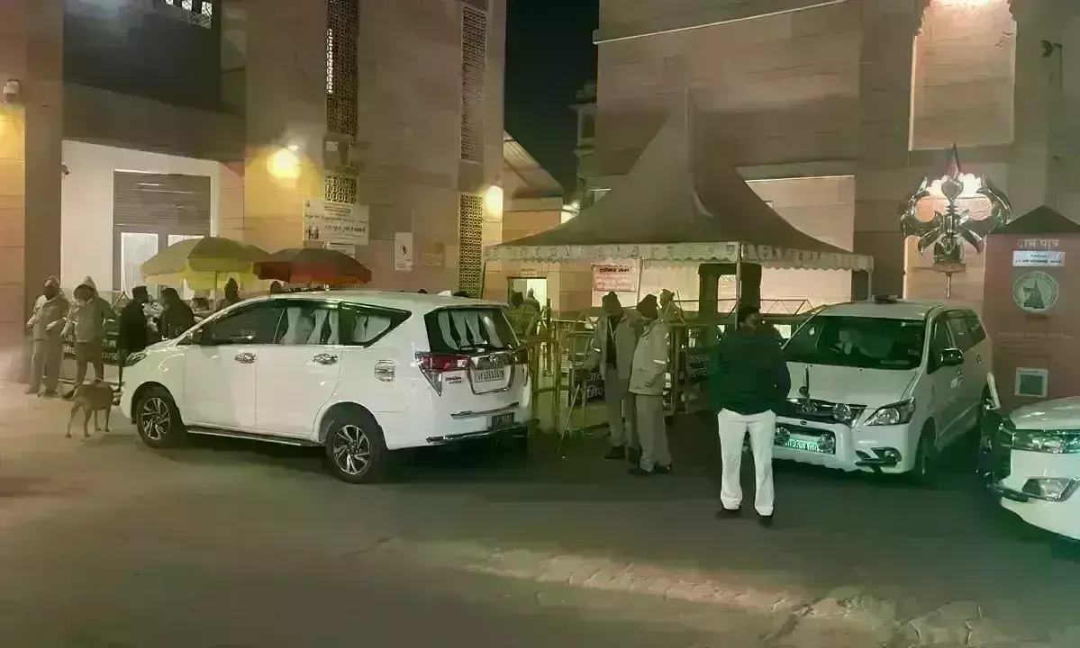 ज्ञानवापी के व्यास तहखाने में 31 साल बाद हुई पूजा, प्रशासन ने रात में खुलवाएं मंदिर के पट