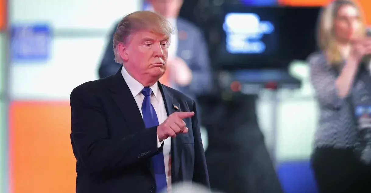 रिपोर्टर को डोनाल्ड ट्रम्प ने ट्रोल किया जिसने उनसे अपने हाथ पर लाल धब्बे के बारे में पूछा रिपोर्टर को डोनाल्ड ट्रम्प ने ट्रोल किया जिसने उनसे अपने हाथ पर लाल धब्बे के बारे में पूछा