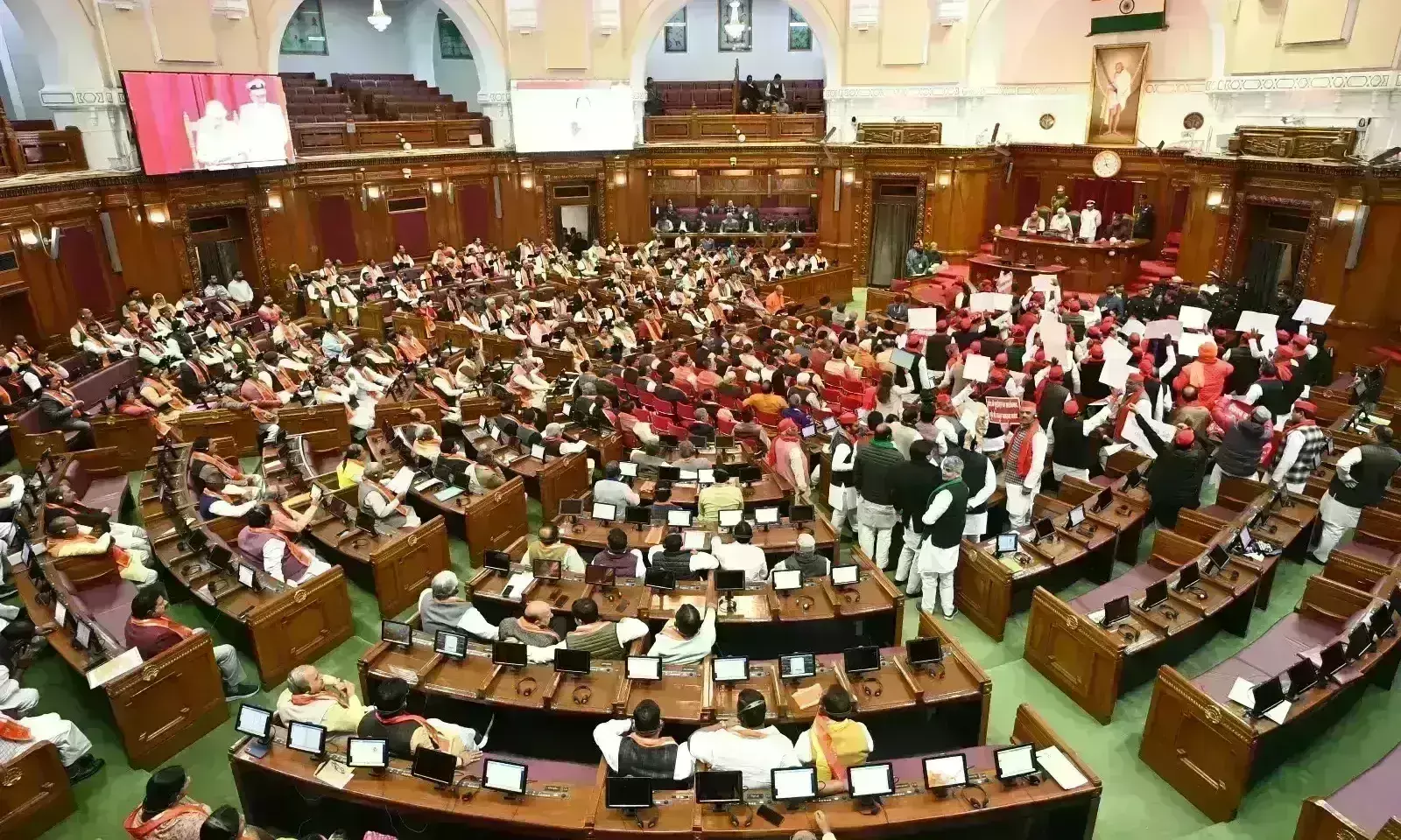 उप्र बजट सत्र: विधायकों के निधन पर सदन में दो मिनट का मौन, दी गई श्रद्धांजलि