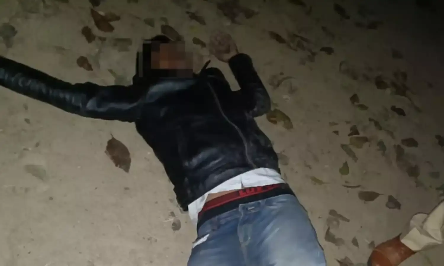 पुलिस मुठभेड़ में हिस्ट्रीशीटर बदमाश घायल, गिरफ्तार पुलिस मुठभेड़ में हिस्ट्रीशीटर बदमाश घायल, गिरफ्तार