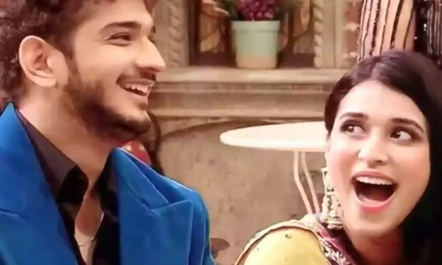 मन्नारा चोपड़ा के साथ बिग बॉस 17 के कंटेस्टेंट विक्की जैन ने अपने रिश्ते को लेकर किया खुलासा