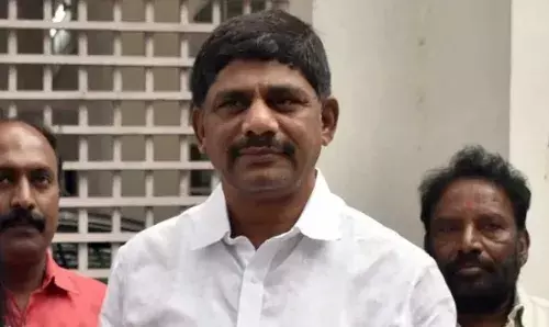 डीके सुरेश की भारत तोड़ने की धमकी पर कांग्रेस देश से मांगे माफी डीके सुरेश की भारत तोड़ने की धमकी पर कांग्रेस देश से मांगे माफी