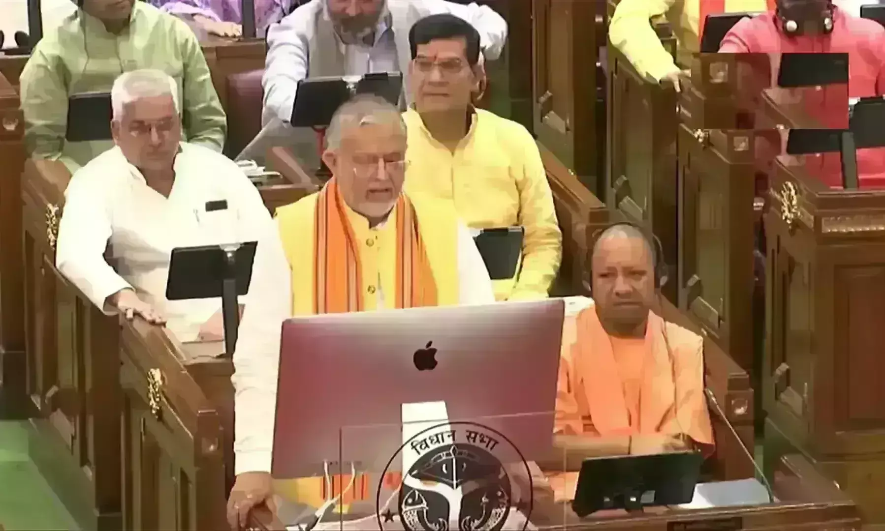 उप्र में वित्तमंत्री ने पेश किया बजट, निराश्रित महिला पेंशन में वॄद्धि