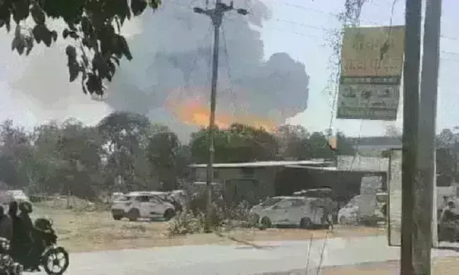 हरदा की पटाखा फैक्ट्री में विस्फोट के बाद लगी भीषण आग, 11 लोगों की मौत, 60 से ज्यादा घायल