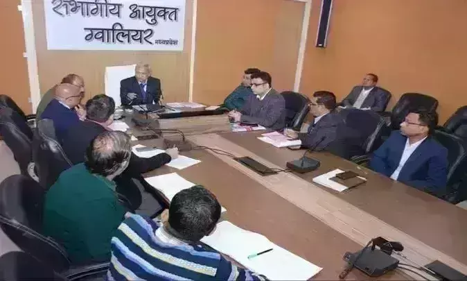 ग्वालियर कमिश्नर ने दिए निर्देश, 1 हजार बिस्तर अस्पताल की धर्मशाला को शीघ्र प्रारंभ किया जाए ग्वालियर कमिश्नर ने दिए निर्देश, 1 हजार बिस्तर अस्पताल की धर्मशाला को शीघ्र प्रारंभ किया जाए