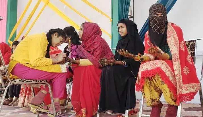 सामूहिक विवाह समारोह आज, 115 जोडे थामेंगे एक दूजे का हाथ  मेंहदी कार्यक्रम में उमडा जनसैलाब,   दावत में शामिल हुए 10 हजार महिला पुरूष