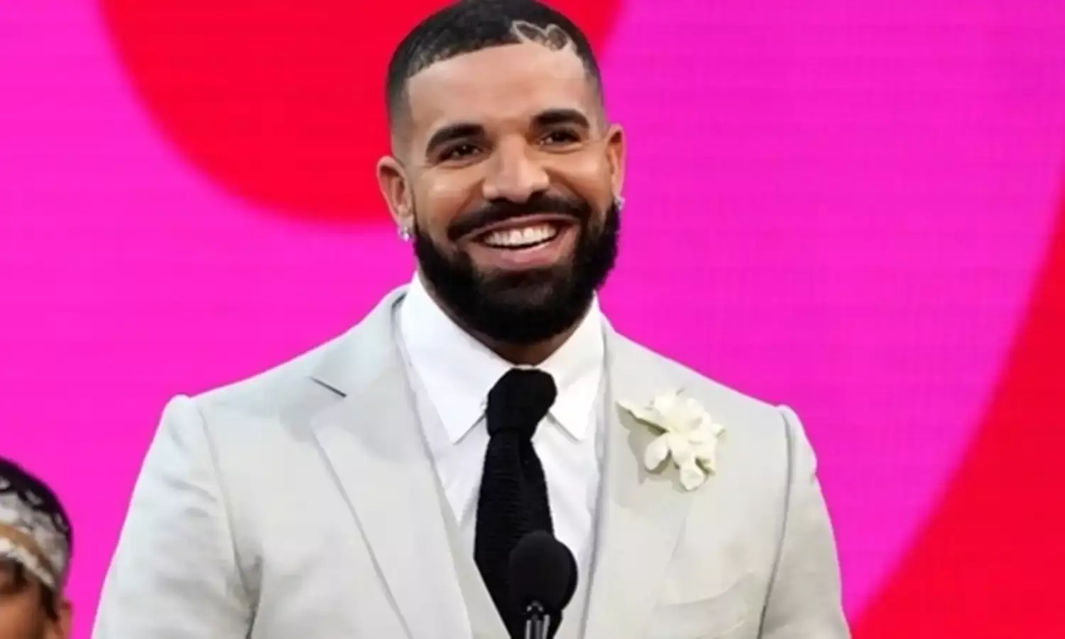 सुपर बाउल टीम पर ड्रेक ने मिलियन-डॉलर बिटकॉइन शर्त छोड़ दी: खिलाफ नहीं जा सकता.. सुपर बाउल टीम पर ड्रेक ने मिलियन-डॉलर बिटकॉइन शर्त छोड़ दी: खिलाफ नहीं जा सकता..