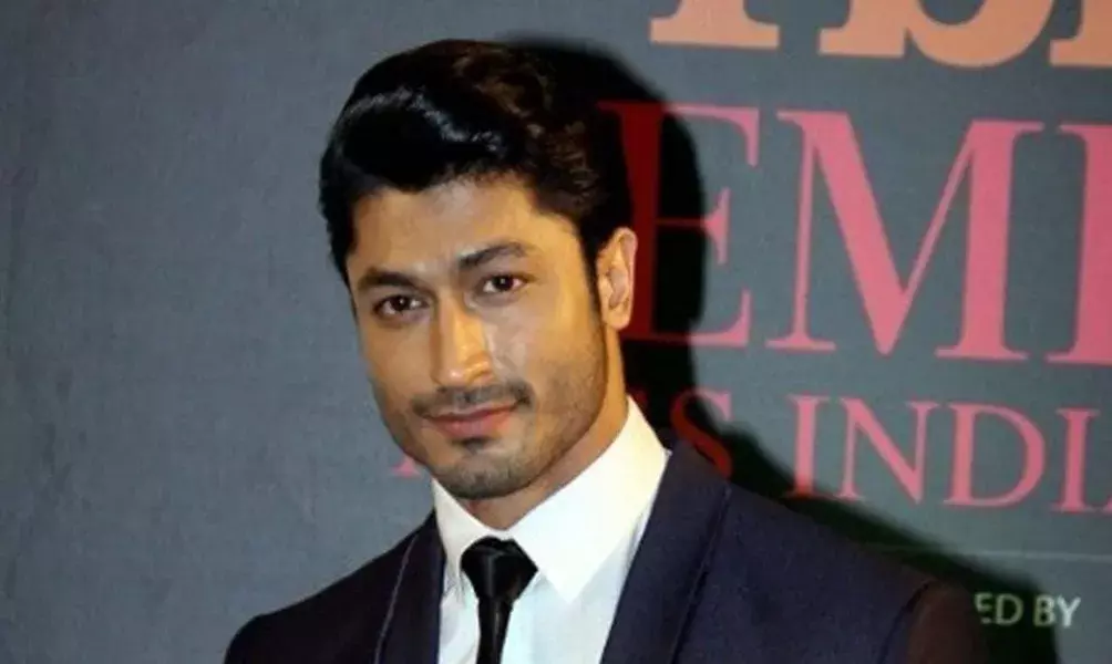 खतरनाक स्टंट करने के आरोप में अभिनेता विद्युत जामवाल गिरफ्तार