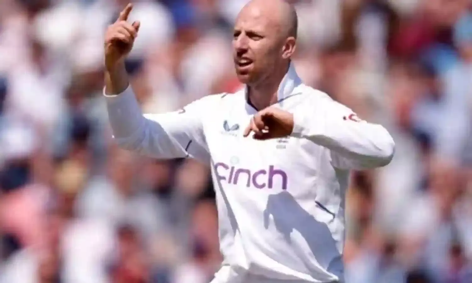 इंग्लैंड के अनुभवी स्पिनर जैक लीच भारत के खिलाफ बचे टेस्ट मैचों से बाहर इंग्लैंड के अनुभवी स्पिनर जैक लीच भारत के खिलाफ बचे टेस्ट मैचों से बाहर