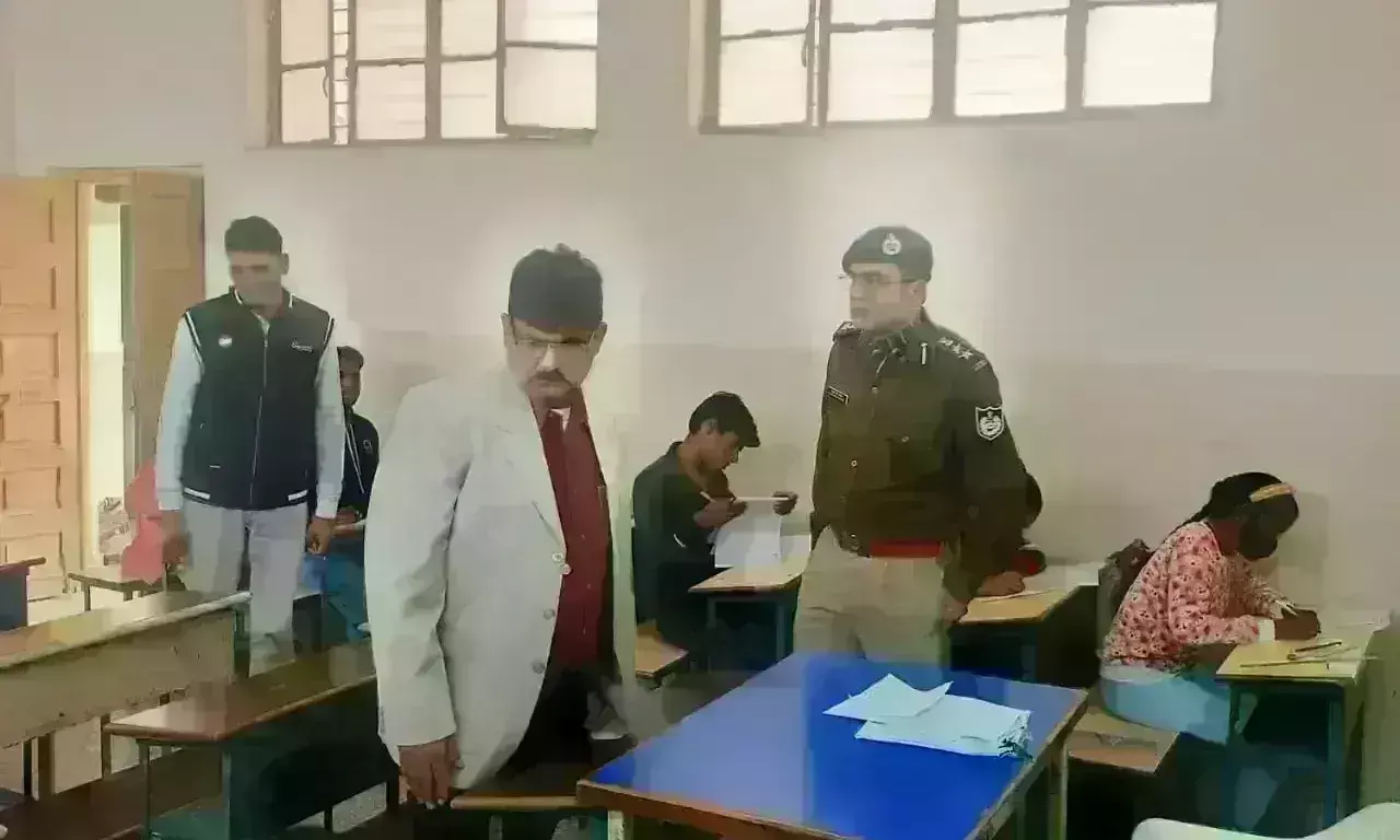 डबरा पहुंचे कलेक्टर और एसपी, परीक्षा केंद्रों का किया निरीक्षण