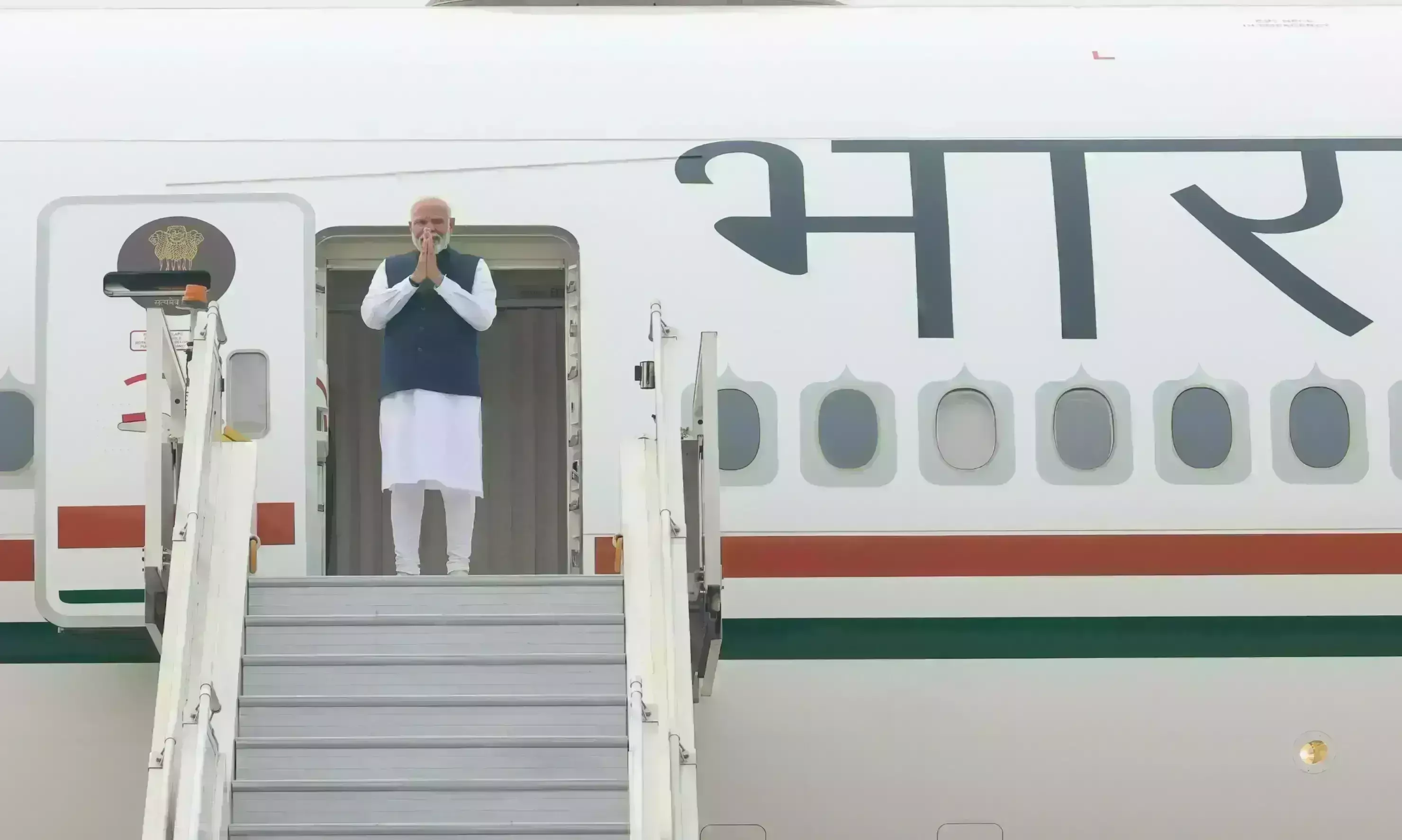 प्रधानमंत्री मोदी UAE और कतर की यात्रा पर रवाना, अबू धाबी में मंदिर का करेंगे उद्घाटन प्रधानमंत्री मोदी UAE और कतर की यात्रा पर रवाना, अबू धाबी में मंदिर का करेंगे उद्घाटन