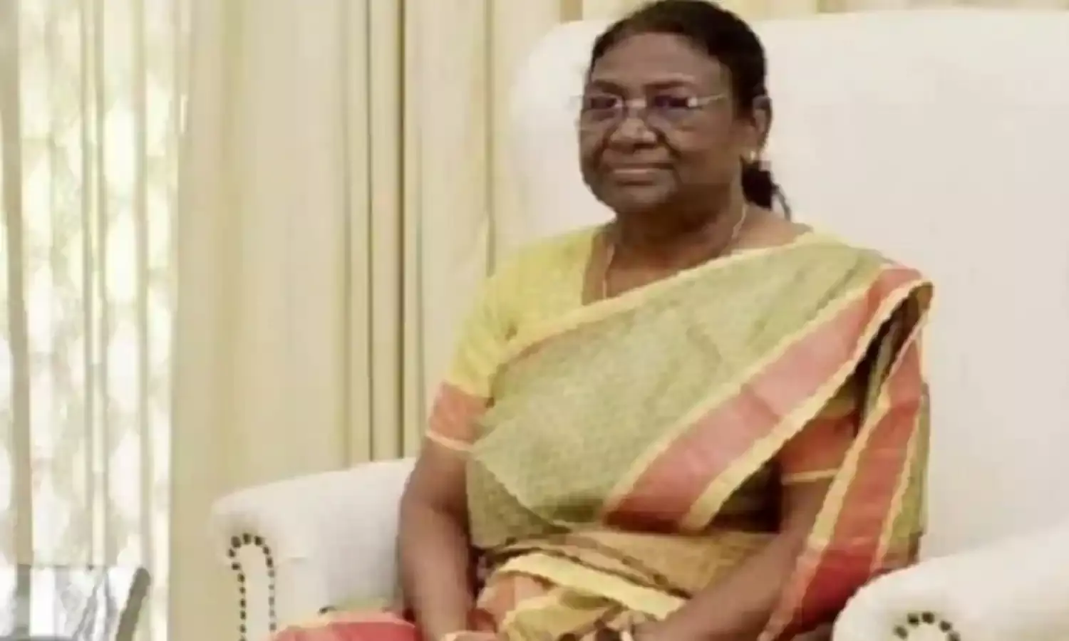 राष्ट्रपति द्रौपदी मुर्मू ने मेहंदीपुर बालाजी मंदिर में सवा घंटे तक की विशेष पूजा