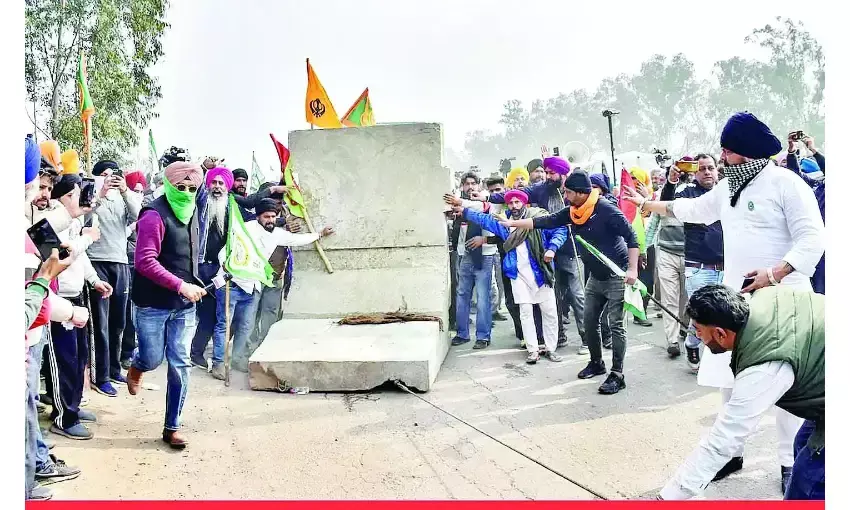 आंदोलन के पीछे कौन