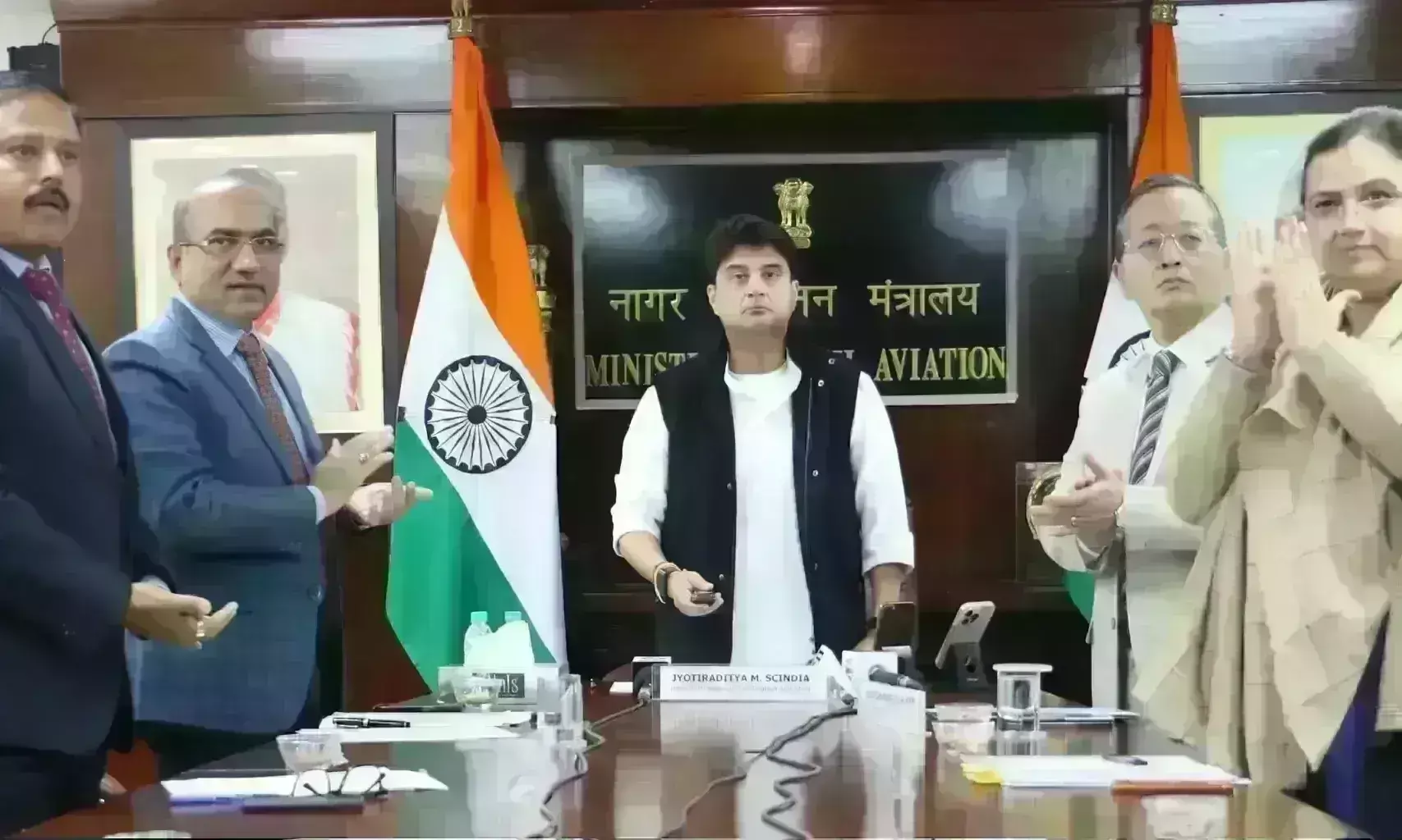 जौलीग्रांट एयरपोर्ट के नए टर्मिनल भवन का लोकार्पण, केंद्रीय मंत्री सिंधिया और मुख्यमंत्री ने किया उद्घाटन जौलीग्रांट एयरपोर्ट के नए टर्मिनल भवन का लोकार्पण, केंद्रीय मंत्री सिंधिया और मुख्यमंत्री ने किया उद्घाटन