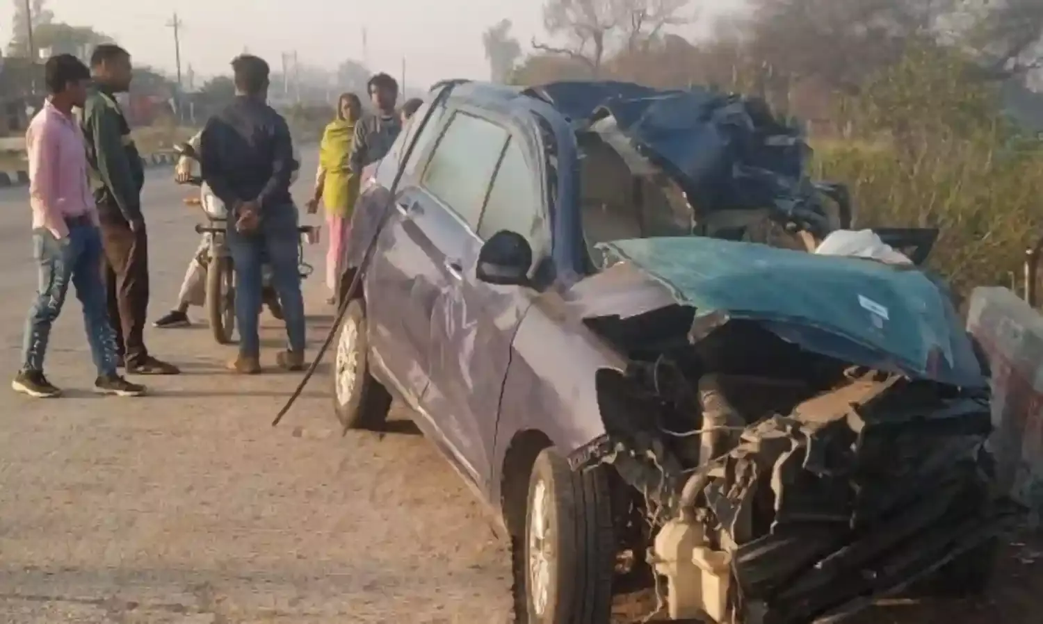 पुलिस भर्ती परीक्षा देकर लौट रहे अभ्यर्थियों की कार टकराई, एक की मौत, नौ घायल पुलिस भर्ती परीक्षा देकर लौट रहे अभ्यर्थियों की कार टकराई, एक की मौत, नौ घायल