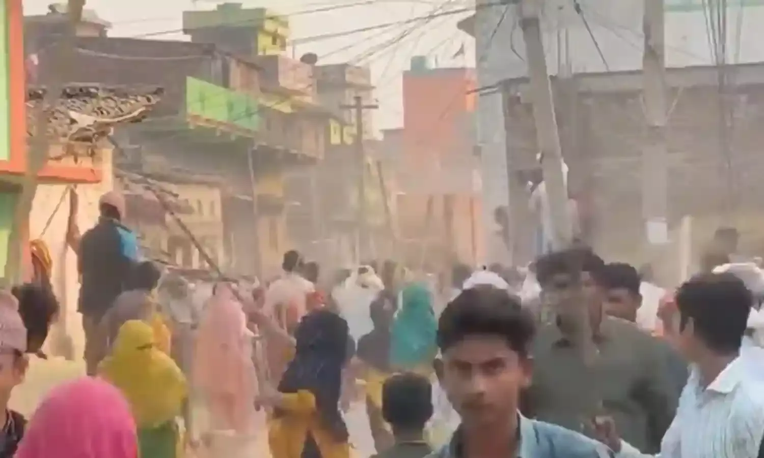 नेपाल में महिलाओं की कलश यात्रा पर पथराव से तनाव, पुलिस बल तैनात