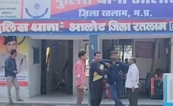 मप्रः फर्जी तांत्रिक ने एक ही परिवार की तीन महिलाओं से किया दुष्कर्म मप्रः फर्जी तांत्रिक ने एक ही परिवार की तीन महिलाओं से किया दुष्कर्म