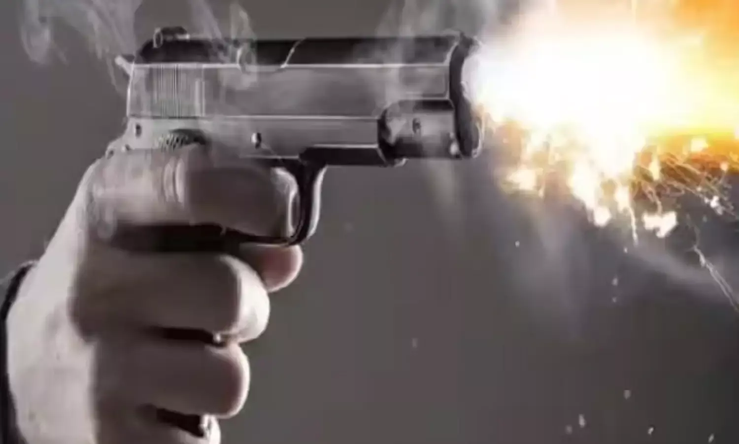 अमेरिका में गोलीबारी में दो अधिकारियों समेत तीन की मौत अमेरिका में गोलीबारी में दो अधिकारियों समेत तीन की मौत