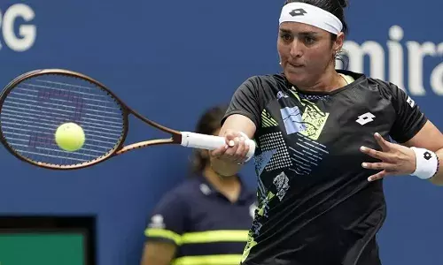 घुटने की चोट के कारण दुबई ओपन टेनिस चैंपियनशिप से हटीं ओन्स जाबेउर घुटने की चोट के कारण दुबई ओपन टेनिस चैंपियनशिप से हटीं ओन्स जाबेउर