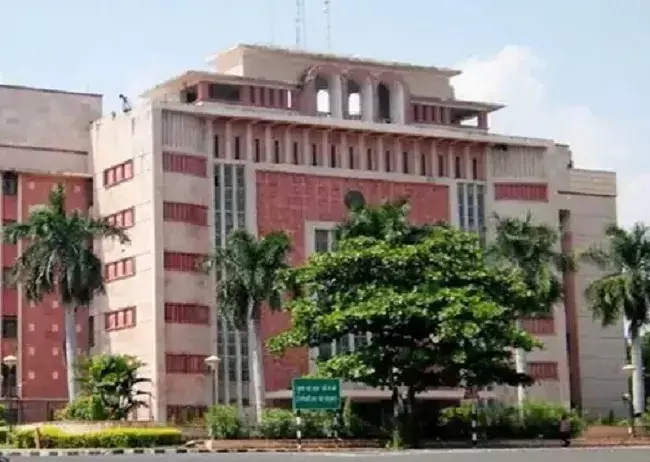 मप्रः पांच आईएएस और 10 आईपीएस अधिकारियों का तबादला