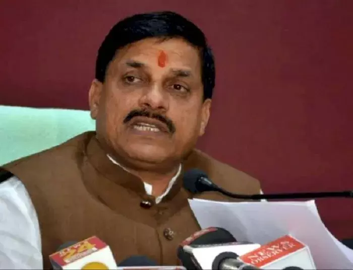 मप्रः सीएम मोहन यादव ने अपना ओएसडी बदला, देर रात पांच आईएएस और 10 आईपीएस अधिकारियों का तबादला