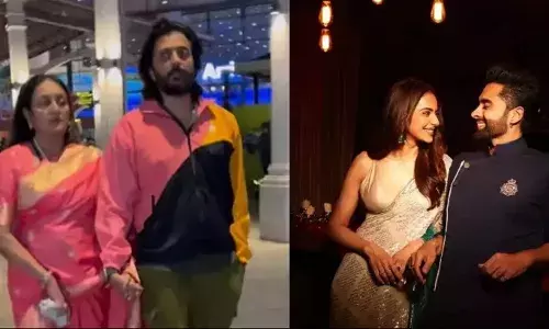 शादी के बंधन में बंधने जा रहे रकुल-जैकी, रितेश देशमुख भी अपनी मां के साथ गोवा पहुंचे, सामने आया वीडियो शादी के बंधन में बंधने जा रहे रकुल-जैकी, रितेश देशमुख भी अपनी मां के साथ गोवा पहुंचे, सामने आया वीडियो