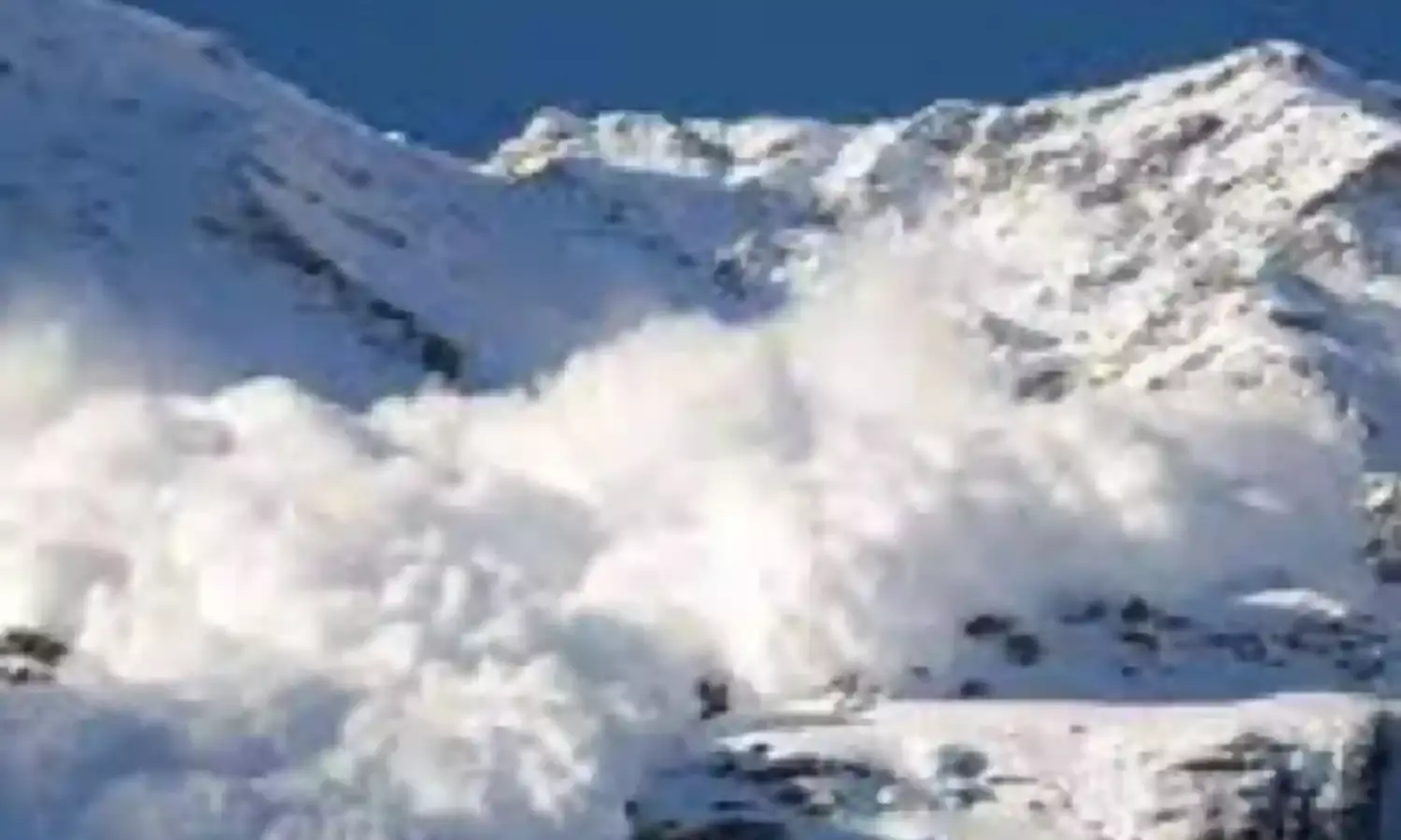 जम्‍मू में भूस्खलन से बनिहाल में फंसे राजस्थान के कई छात्र, सेना ने सुरक्षित निकाला