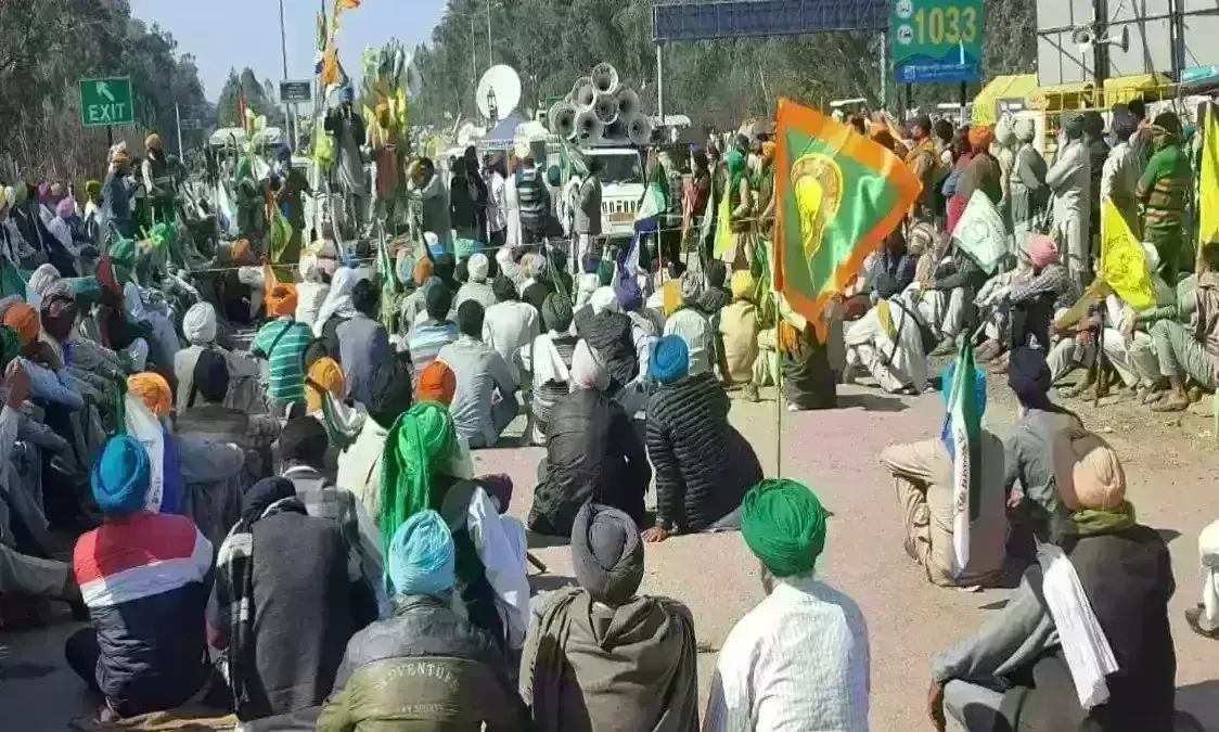 किसान संगठन आज मना रहे ब्लैक डे, 26 फरवरी को ट्रेक्टर मार्च का ऐलान किसान संगठन आज मना रहे ब्लैक डे, 26 फरवरी को ट्रेक्टर मार्च का ऐलान