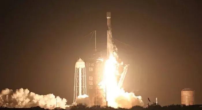 आधी सदी में पहली बार अमेरिका निर्मित अंतरिक्ष यान चंद्रमा पर उतरा