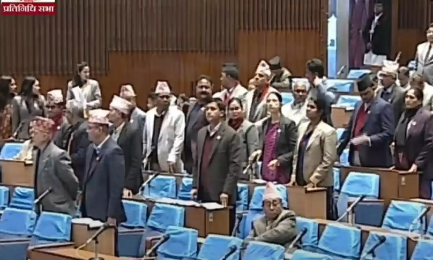 नेपाल में तीन मंत्रियों की बर्खास्तगी पर अड़ा विपक्ष, संसद में हंगामा