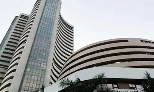 नए शिखर पर शेयर बाजार, सेंसेक्स और निफ्टी में तेजी के साथ उतार चढ़ाव भी