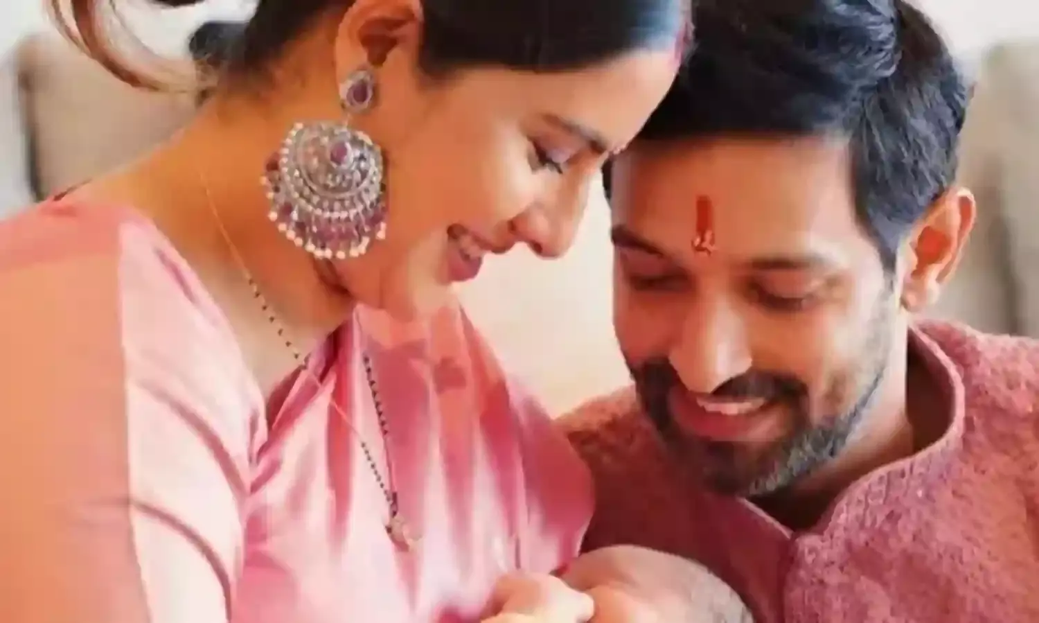 एक्टर विक्रांत मैसी ने दिखाया अपने बेटे का चेहरा, नाम का भी बताया