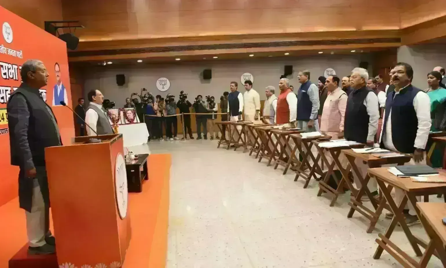 लोकसभा चुनाव को लेकर जेपी नड्डा ने की बैठक, चुनाव प्रभारियों को दिए अहम निर्देश