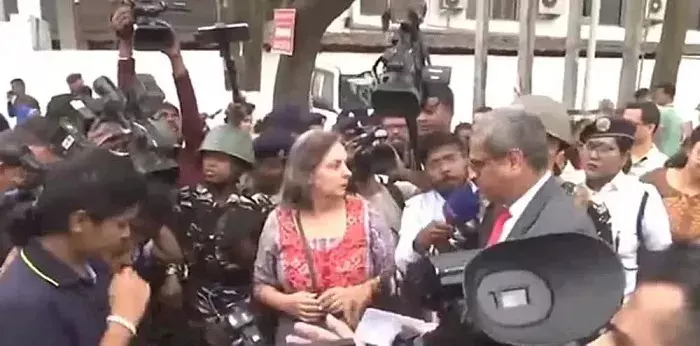 संदेशखाली जा रही फैक्ट फाइंडिंग टीम को पुलिस ने रोका, हंगामा होने पर हिरासत में लिया