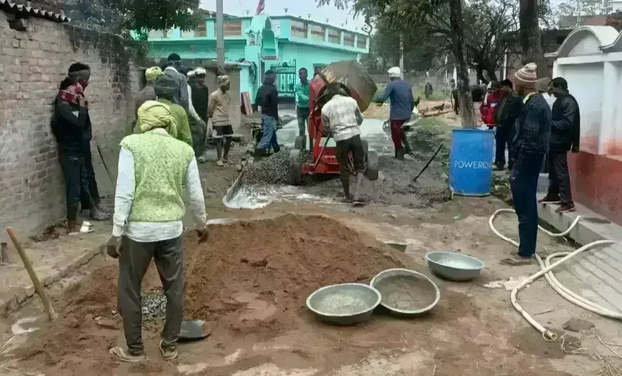 लोकनिर्माण विभाग में 32 लाख की सड़क के निर्माण में धांधली, मुख्यमंत्री के पोर्टल पर शिकायत लोकनिर्माण विभाग में 32 लाख की सड़क के निर्माण में धांधली, मुख्यमंत्री के पोर्टल पर शिकायत