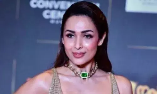 मलाइका वेजिटेरियन बताकर खा रहीं नॉनवेज, वीडियो देख भड़के फैंस