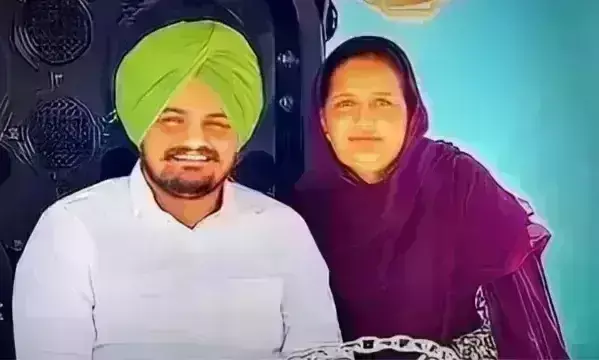 सिद्धू मूसेवाला के माता-पिता फिर बनेंगे पेरेंट्स, सिंगर की मां अगले माह बच्चे को देंगी जन्म सिद्धू मूसेवाला के माता-पिता फिर बनेंगे पेरेंट्स, सिंगर की मां अगले माह बच्चे को देंगी जन्म