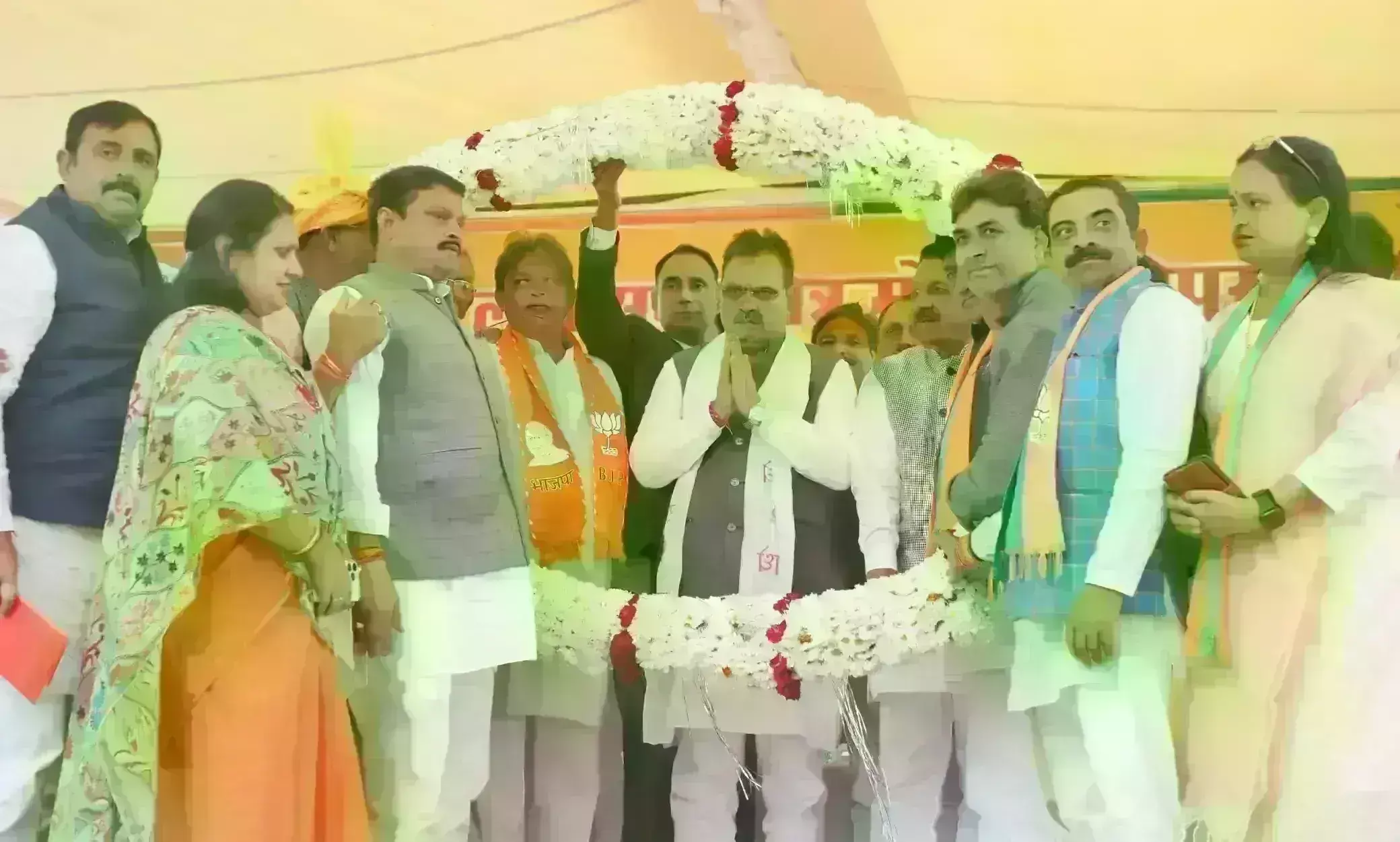 राजस्थान के मुख्यमंत्री पहुंचे मुरैना, कहा - 2024 का चुनाव देश की दिशा बदलने वाला होगा राजस्थान के मुख्यमंत्री पहुंचे मुरैना, कहा - 2024 का चुनाव देश की दिशा बदलने वाला होगा