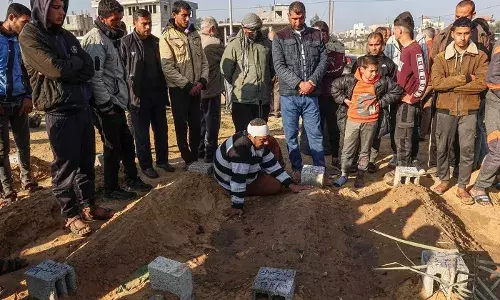 इजराइल और हमास के बीच अस्थाई युद्धविराम के समझौते की वार्ता में तेजी, संकट के बादल छंटने की उम्मीद इजराइल और हमास के बीच अस्थाई युद्धविराम के समझौते की वार्ता में तेजी, संकट के बादल छंटने की उम्मीद