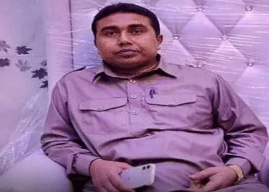 शेख शाहजहां के खिलाफ 42 मामले, फिर भी पुलिस की पकड़ से बाहर शेख शाहजहां के खिलाफ 42 मामले, फिर भी पुलिस की पकड़ से बाहर